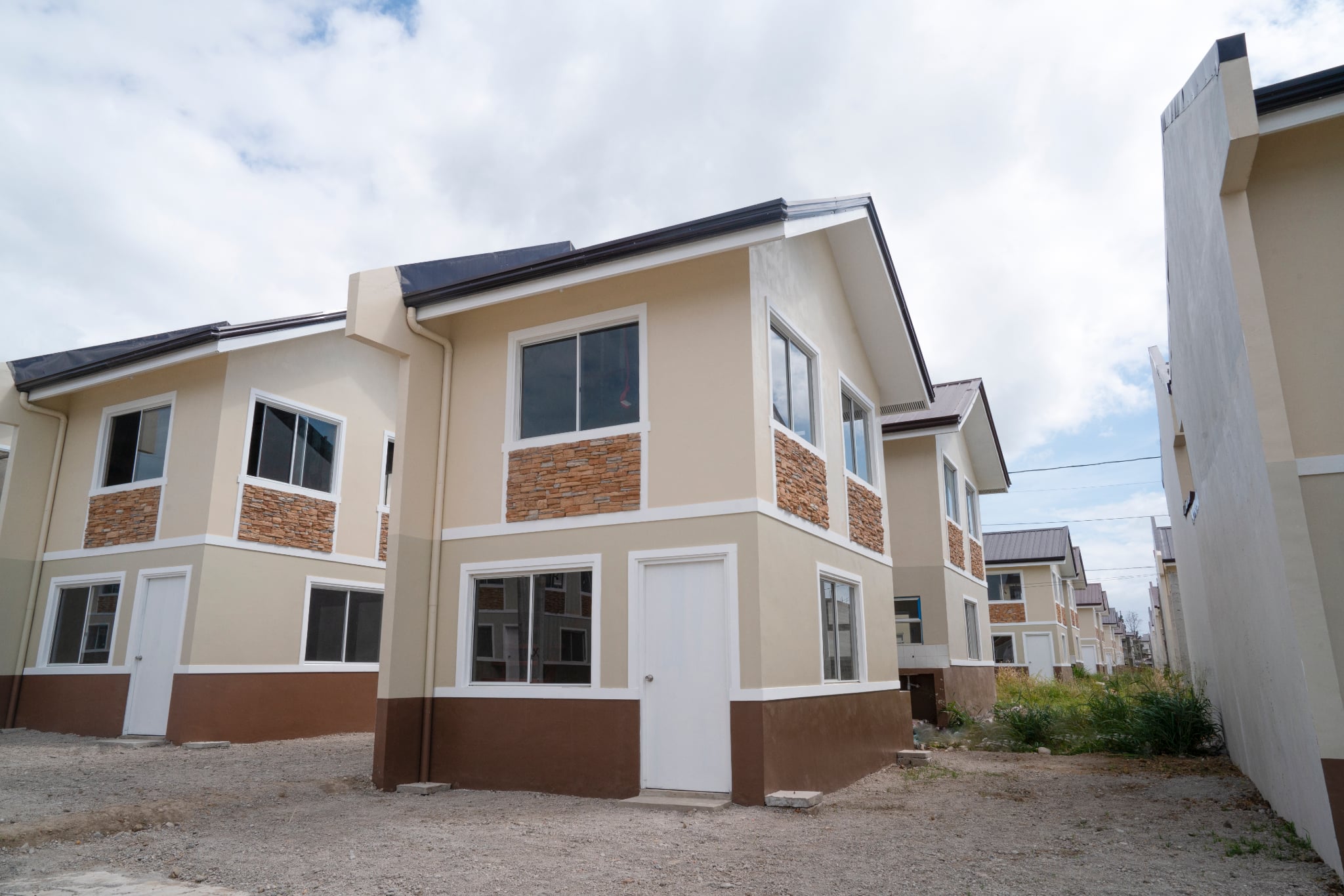 Jasmine Single Attached - White Plains Porac