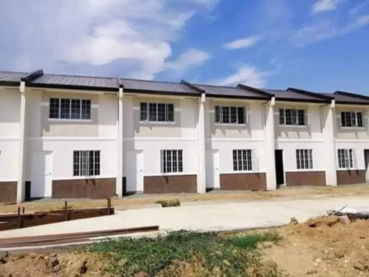 Townhouse 44 Inner - Bluetree Residences 