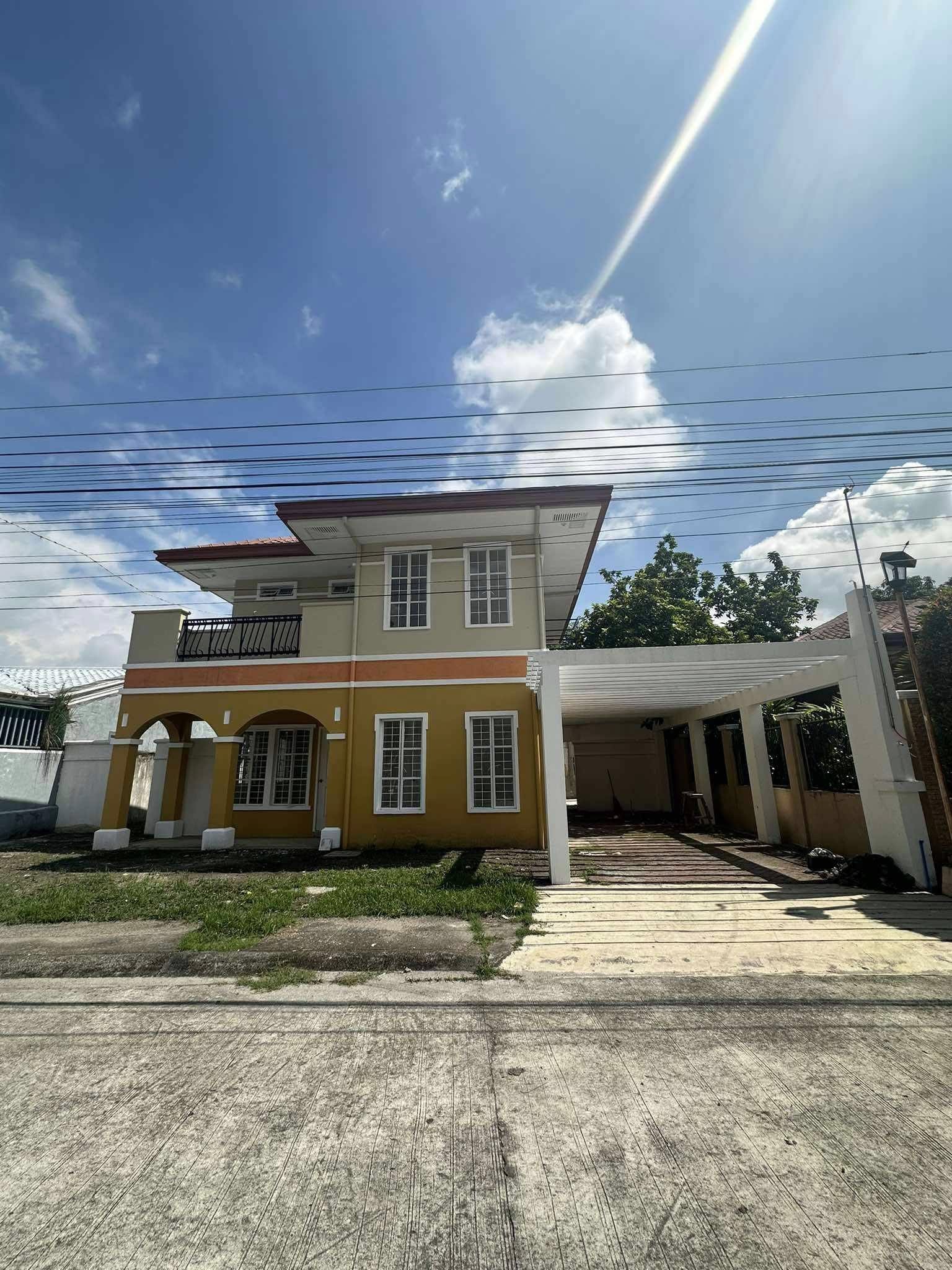 Chantalle - Brentwood Village