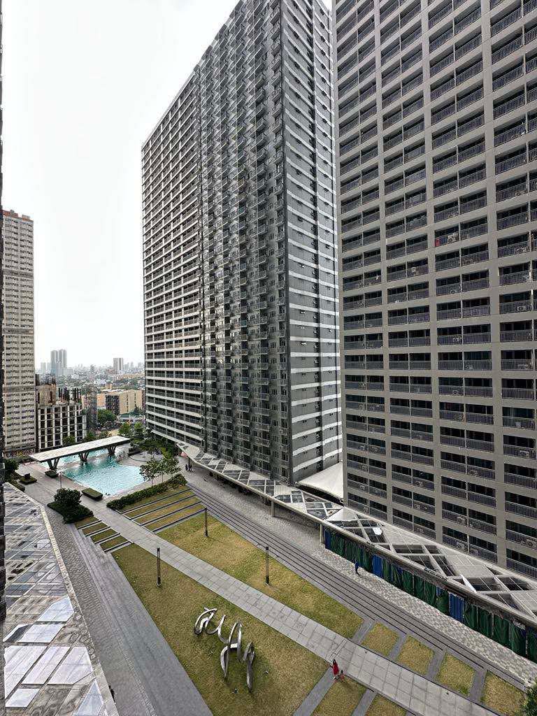 1 BR with Balcony - Fame Residences