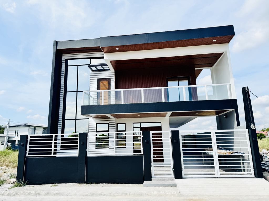 NEWLY CONSTRUCTED 2 STOREY HOUSE WITH DIPPING POOL IN ANGELES CITY