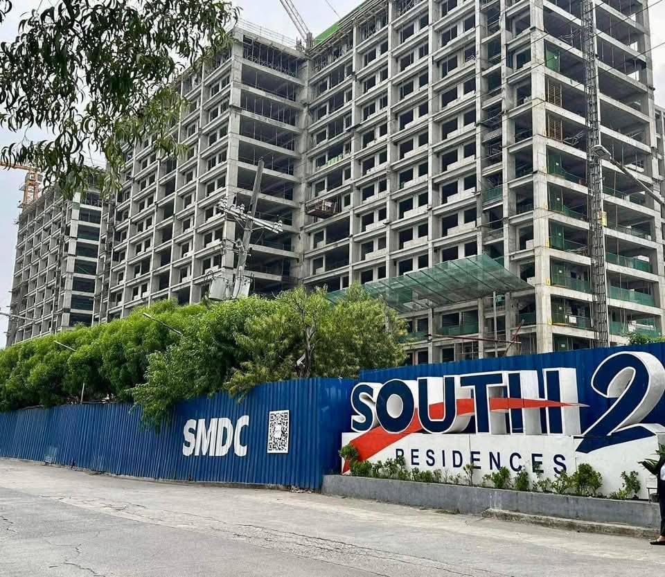 1 BR End with balcony - South 2 Residences