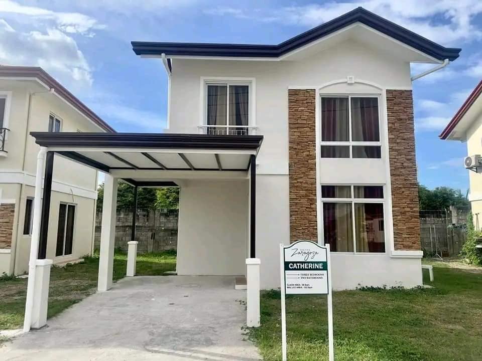 Catherine - Solana Zaragoza