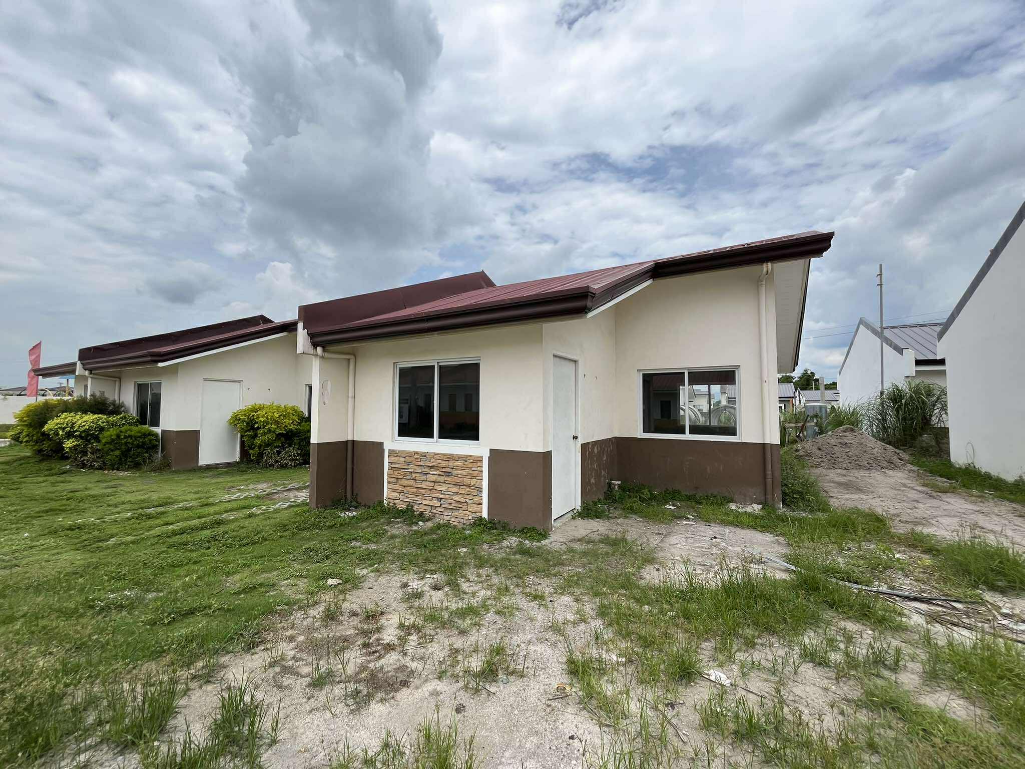 Adeline SA - White Plains Porac