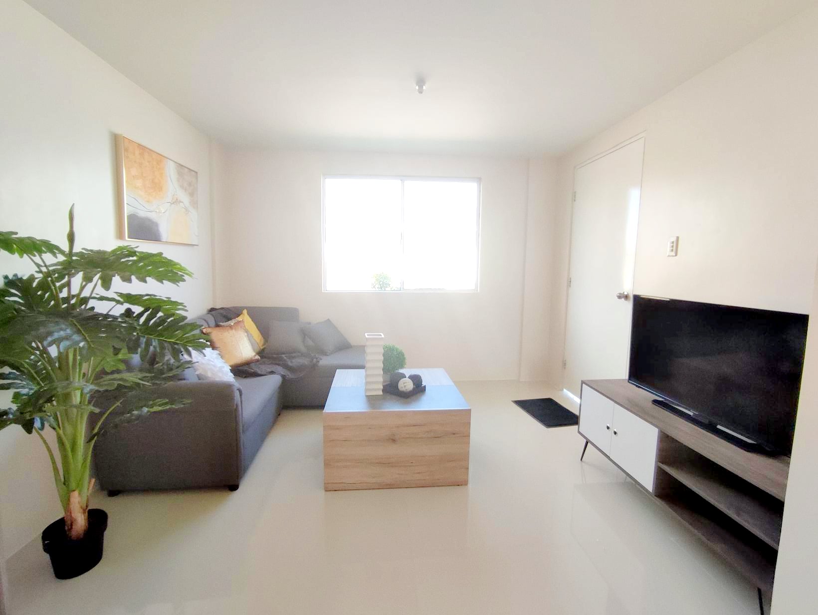 Adelpha Single Attached - White Plains Porac