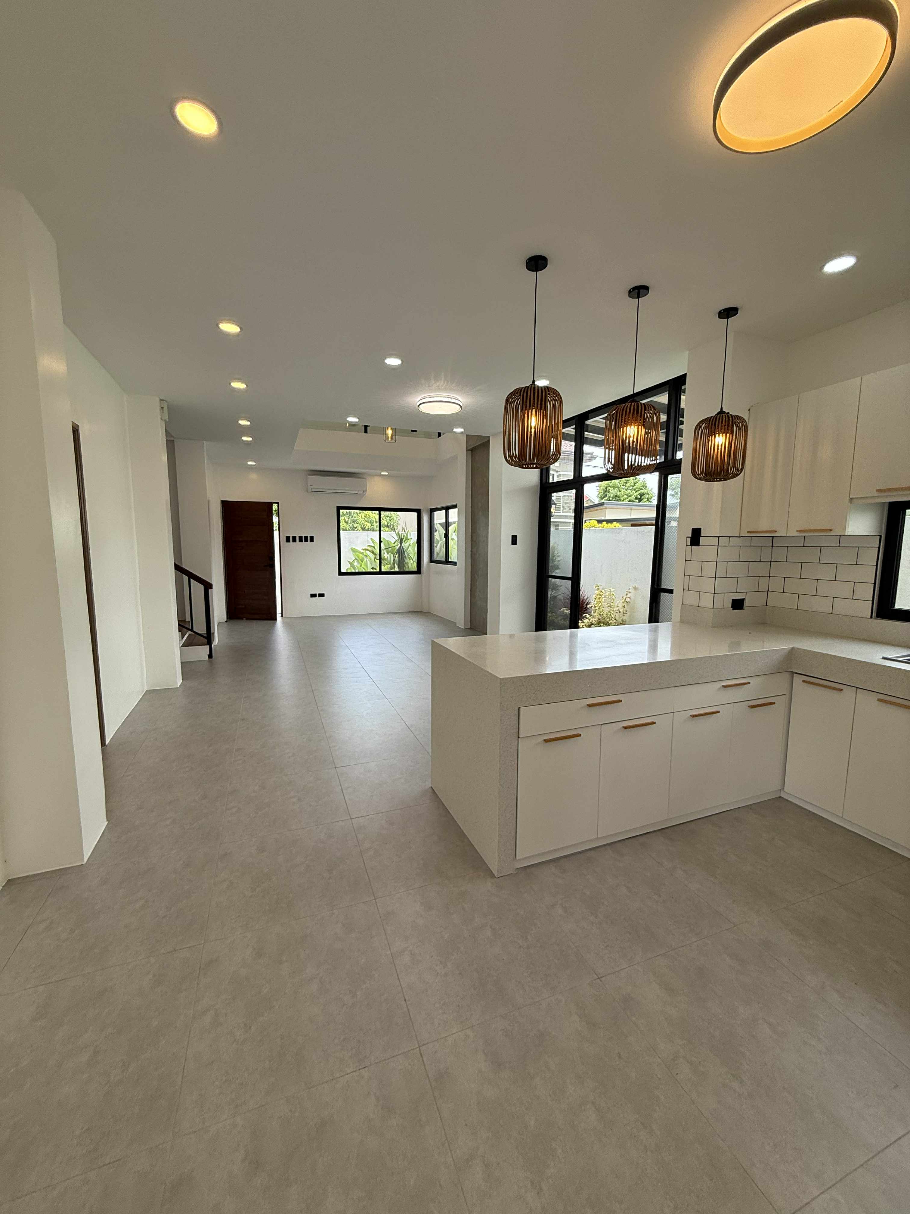 4 BEDROOMS BRAND NEW HOMES IN ANGELES CITY 