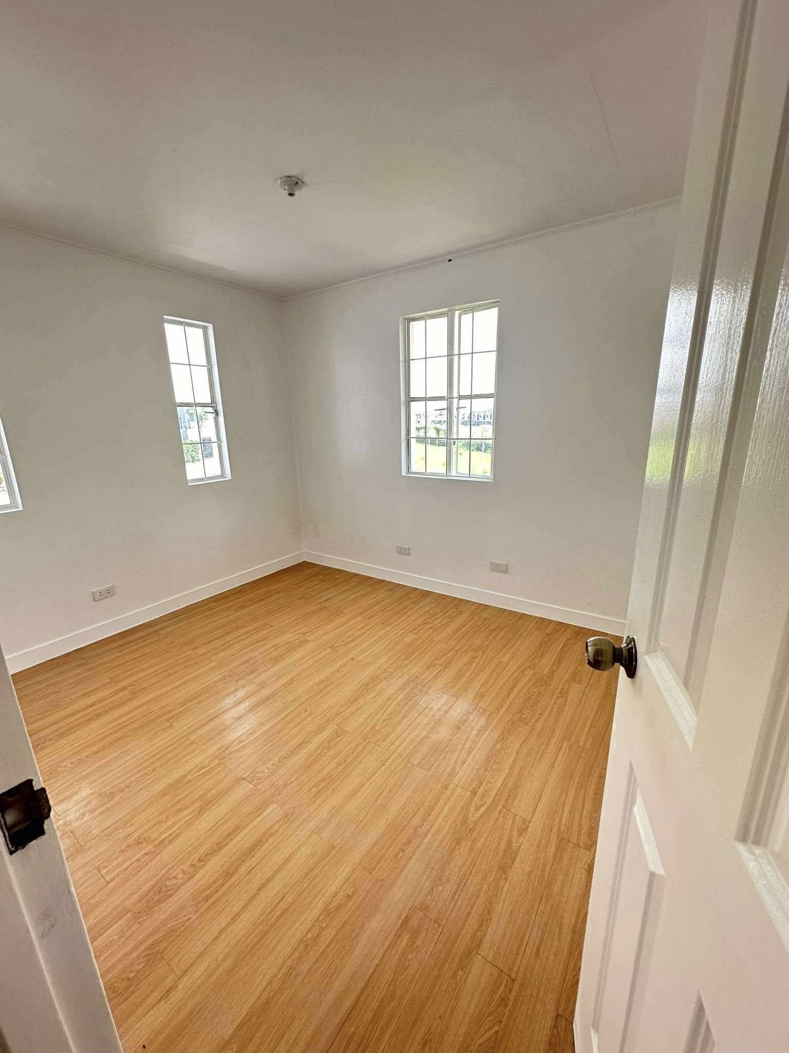 Chantalle - Brentwood Village