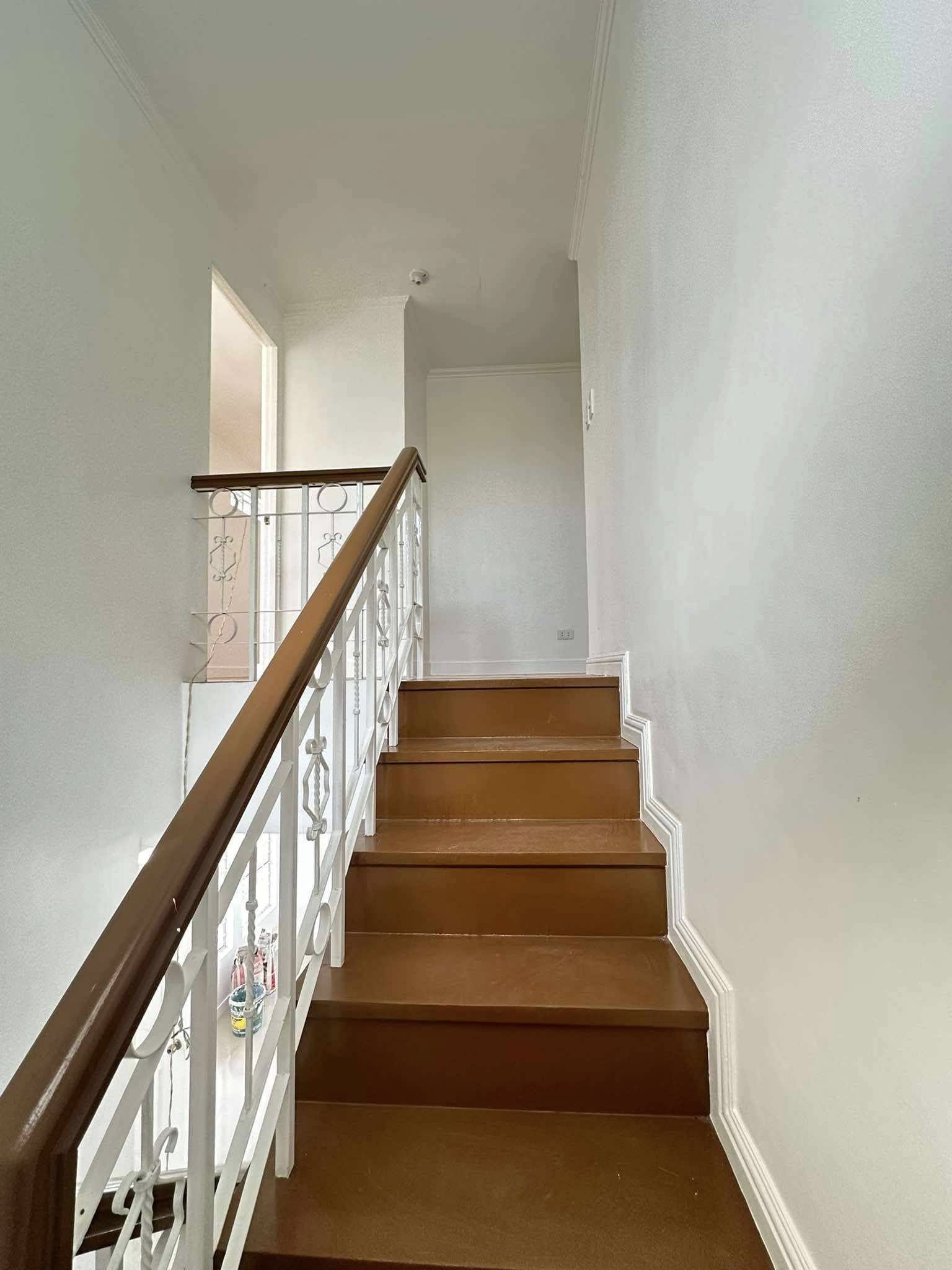 Chantalle - Brentwood Village