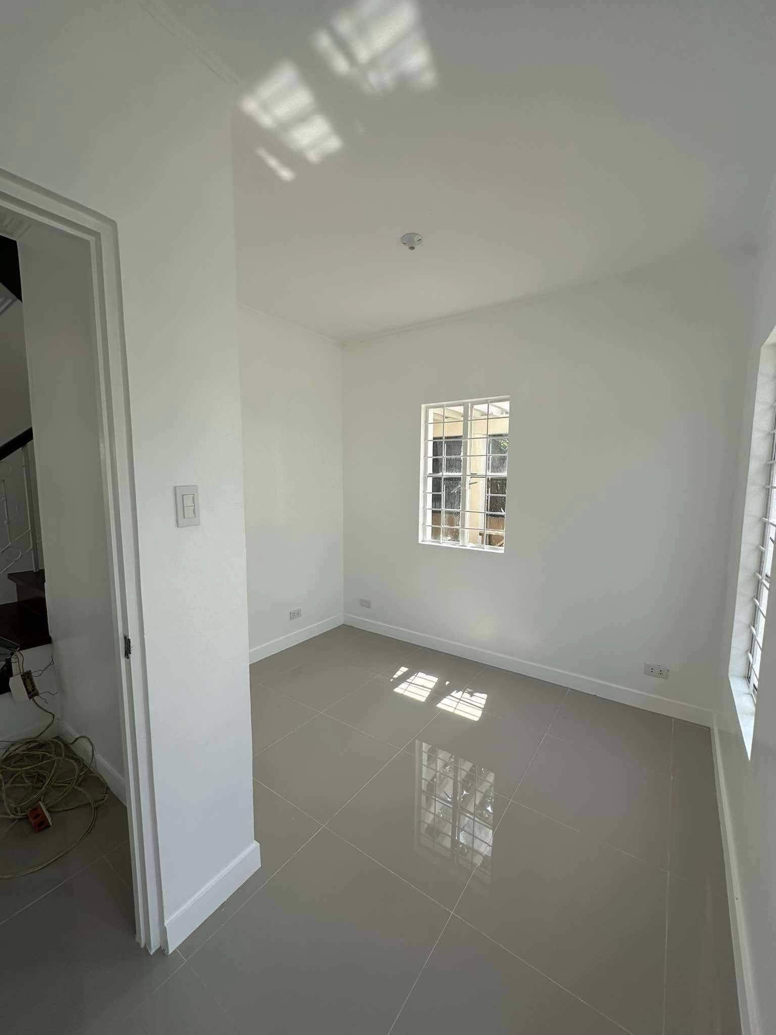 Chantalle - Brentwood Village