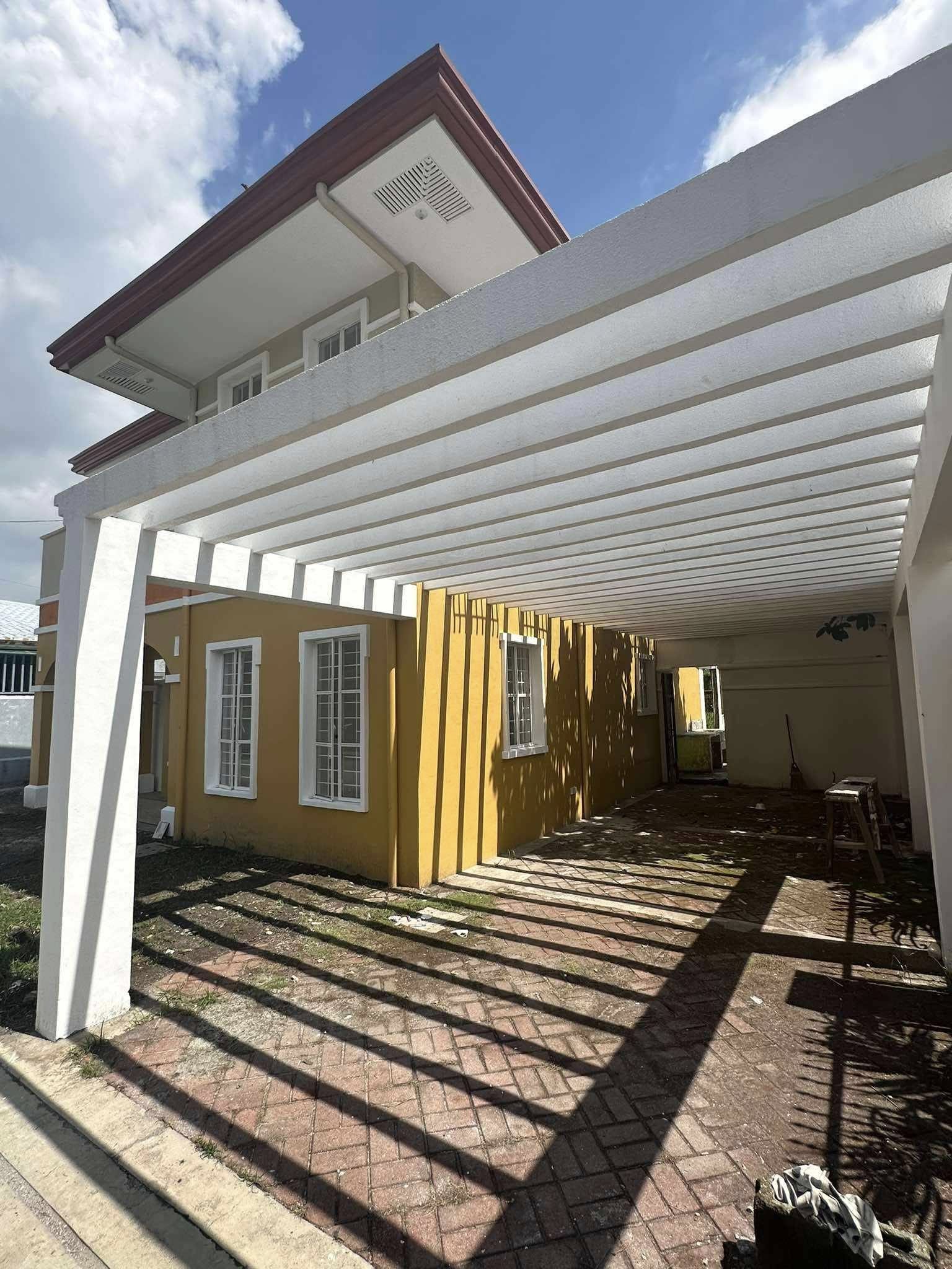 Chantalle - Brentwood Village