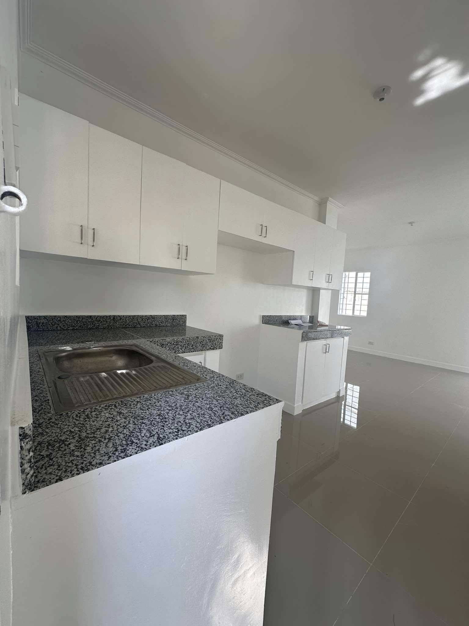 Chantalle - Brentwood Village