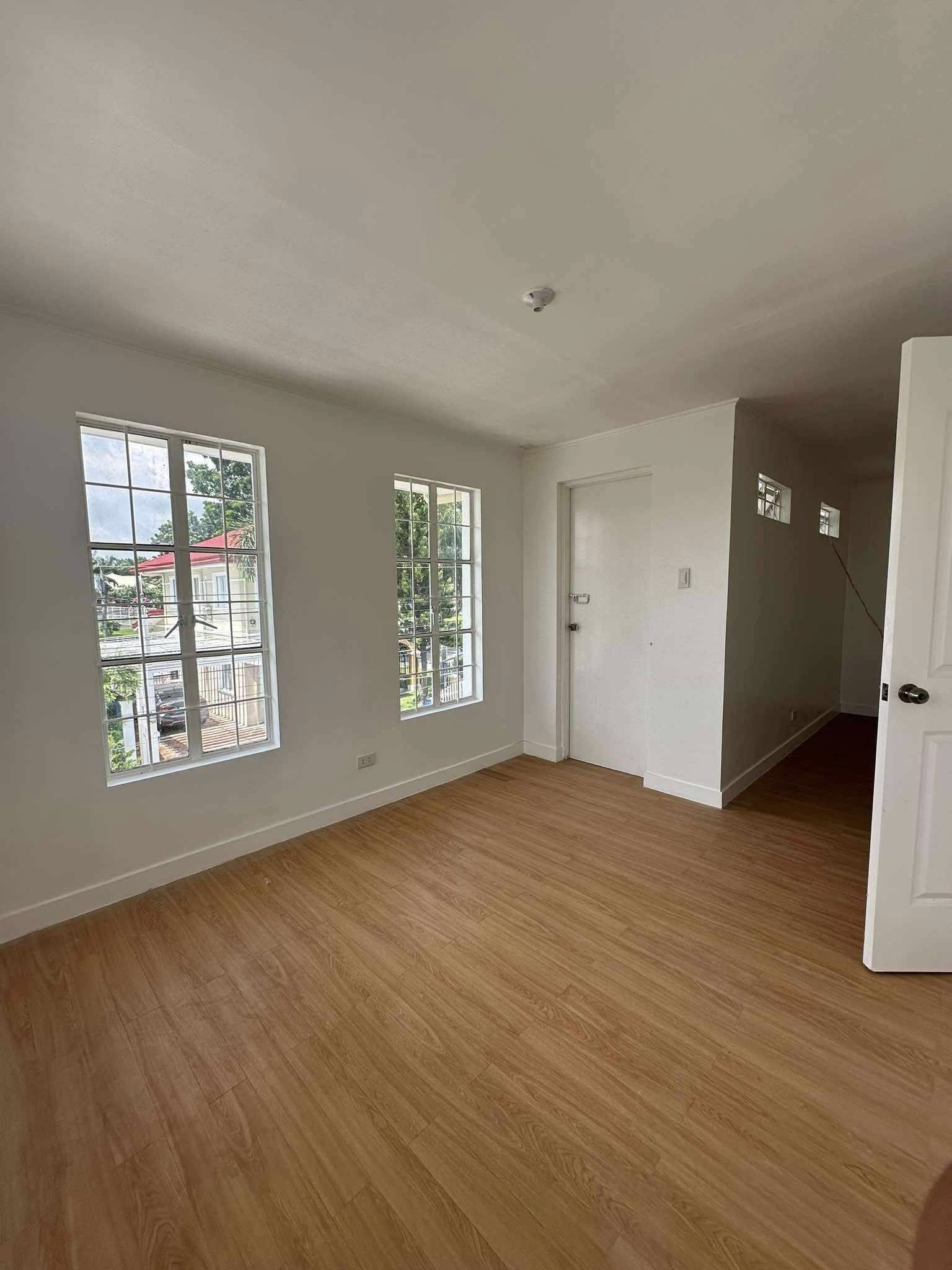 Chantalle - Brentwood Village