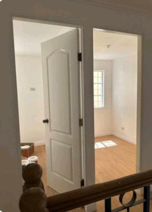 Vanessa - Brentwood Village