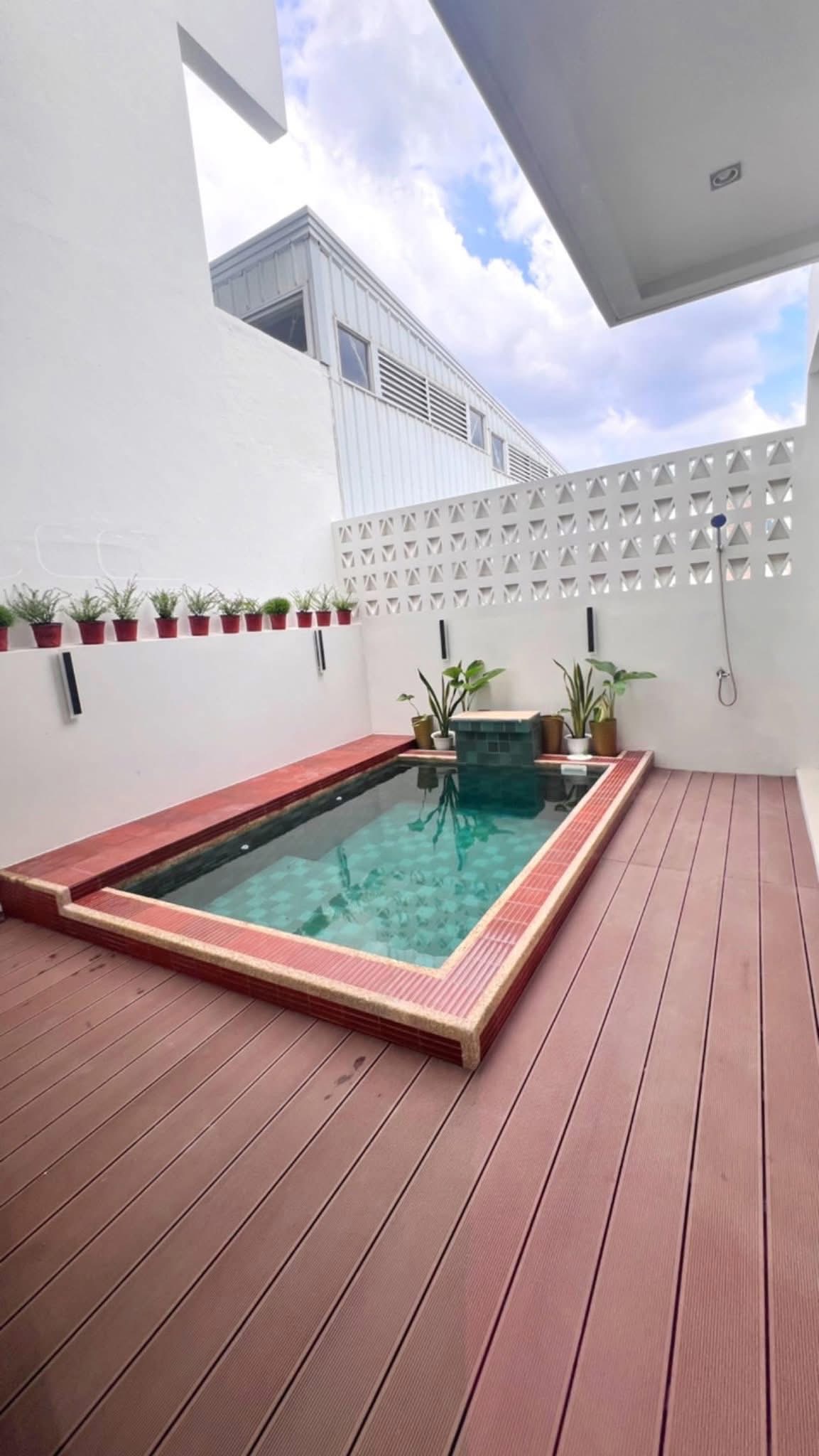 Brandnew Modern Elegant Home with Pool