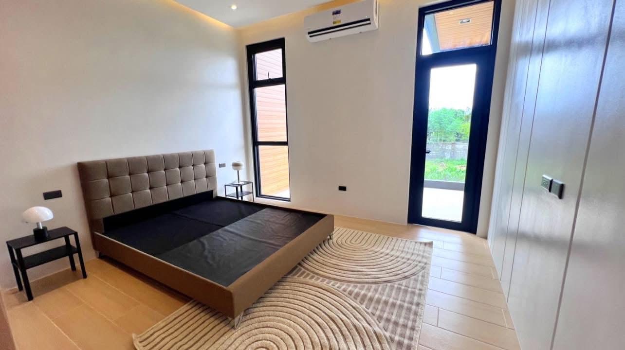 Brandnew Modern Elegant Home with Pool