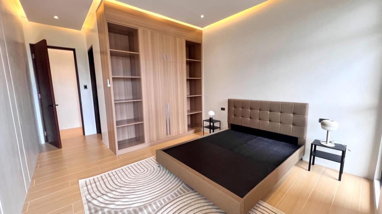 Brandnew Modern Elegant Home with Pool