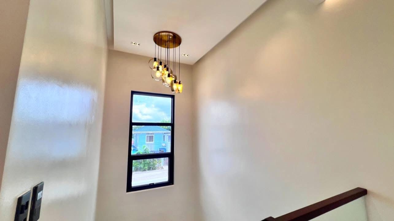 Brandnew Modern Elegant Home with Pool