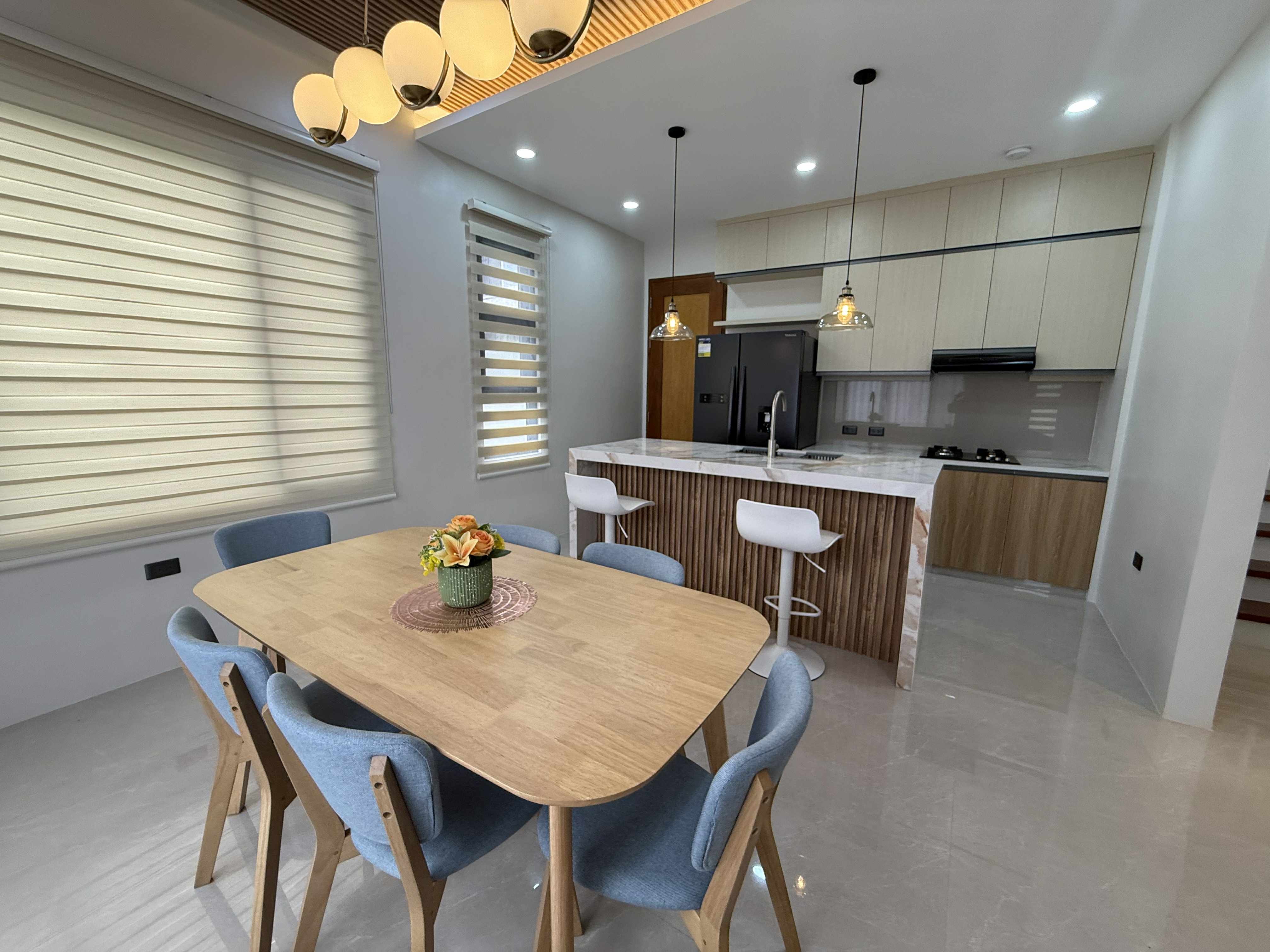 Brandnew Modern Contemporary 