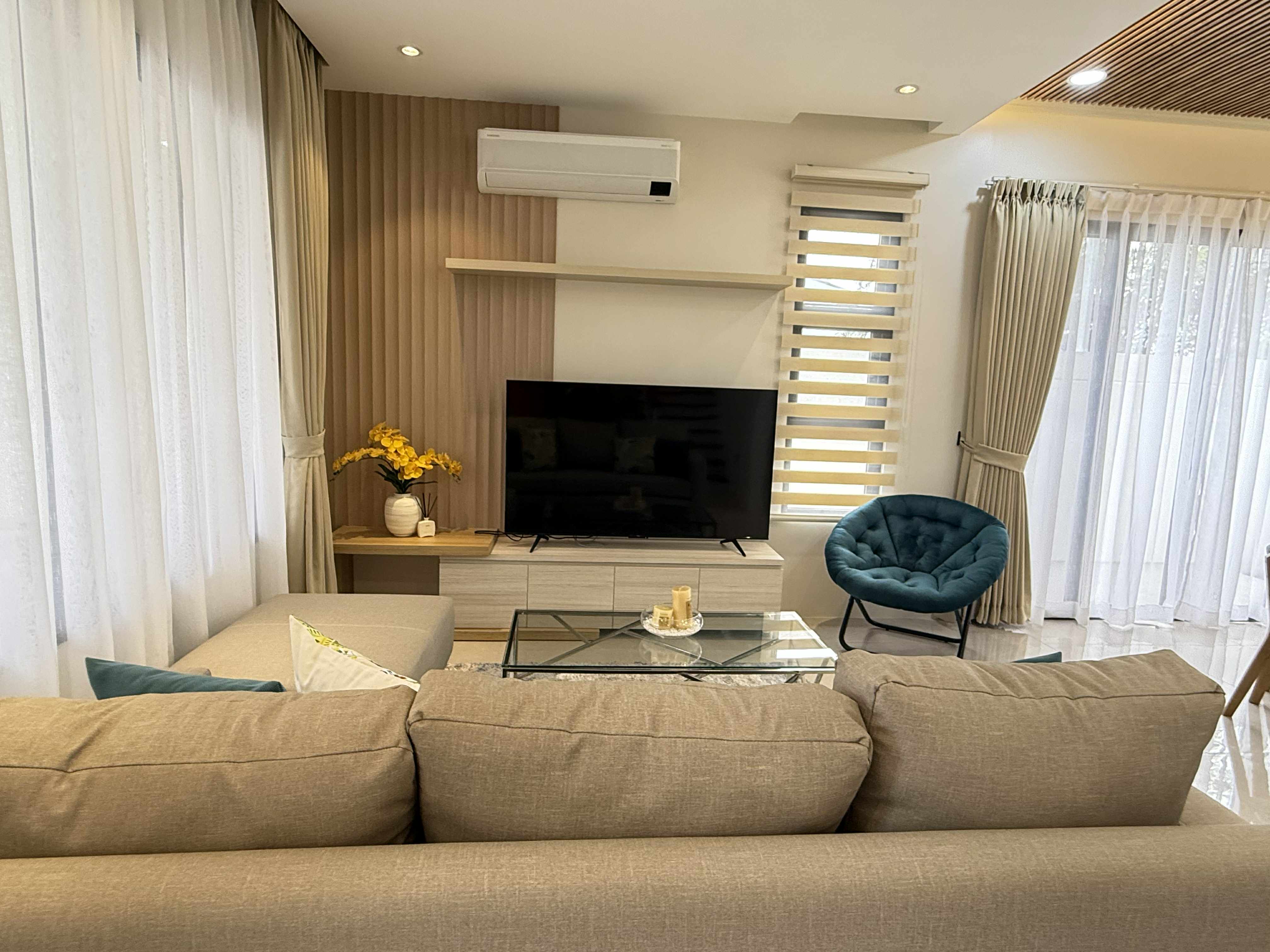 Brandnew Modern Contemporary 