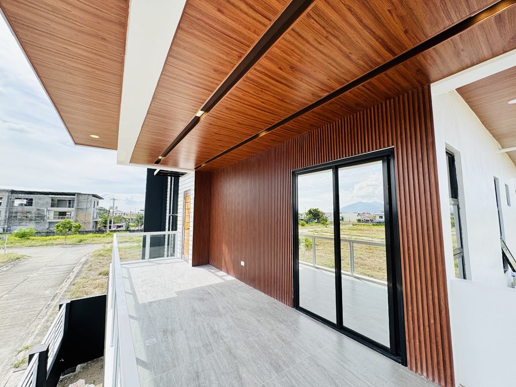 NEWLY CONSTRUCTED 2 STOREY HOUSE WITH DIPPING POOL IN ANGELES CITY