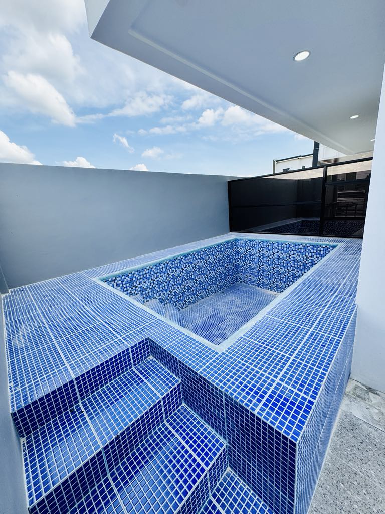 NEWLY CONSTRUCTED 2 STOREY HOUSE WITH DIPPING POOL IN ANGELES CITY