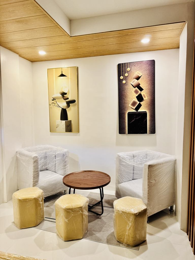 NEWLY CONSTRUCTED 2 STOREY HOUSE WITH DIPPING POOL IN ANGELES CITY