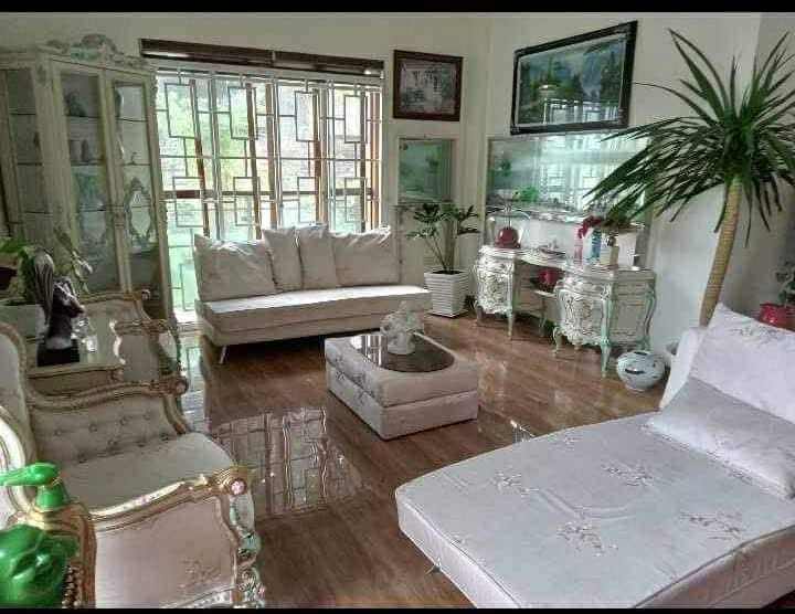 CORNER LOT HOUSE FOR SALE NEAR ROCKWELL