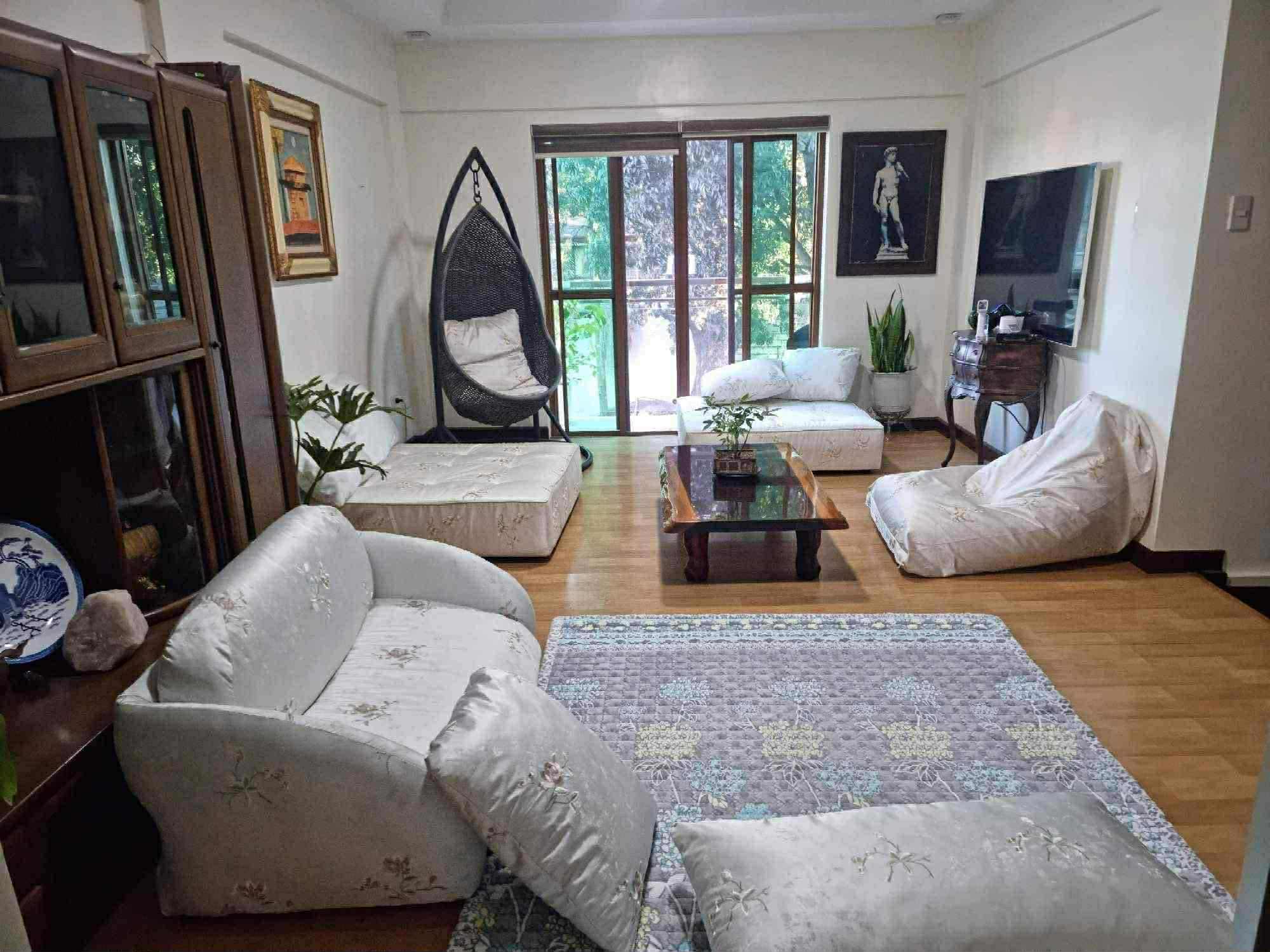 CORNER LOT HOUSE FOR SALE NEAR ROCKWELL