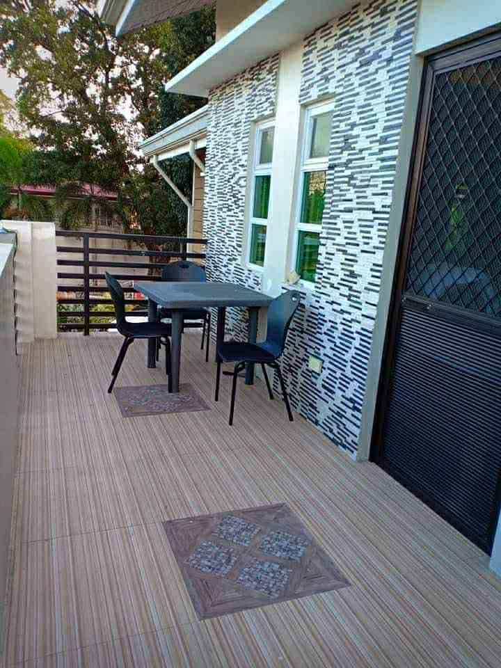 CORNER LOT HOUSE FOR SALE NEAR ROCKWELL